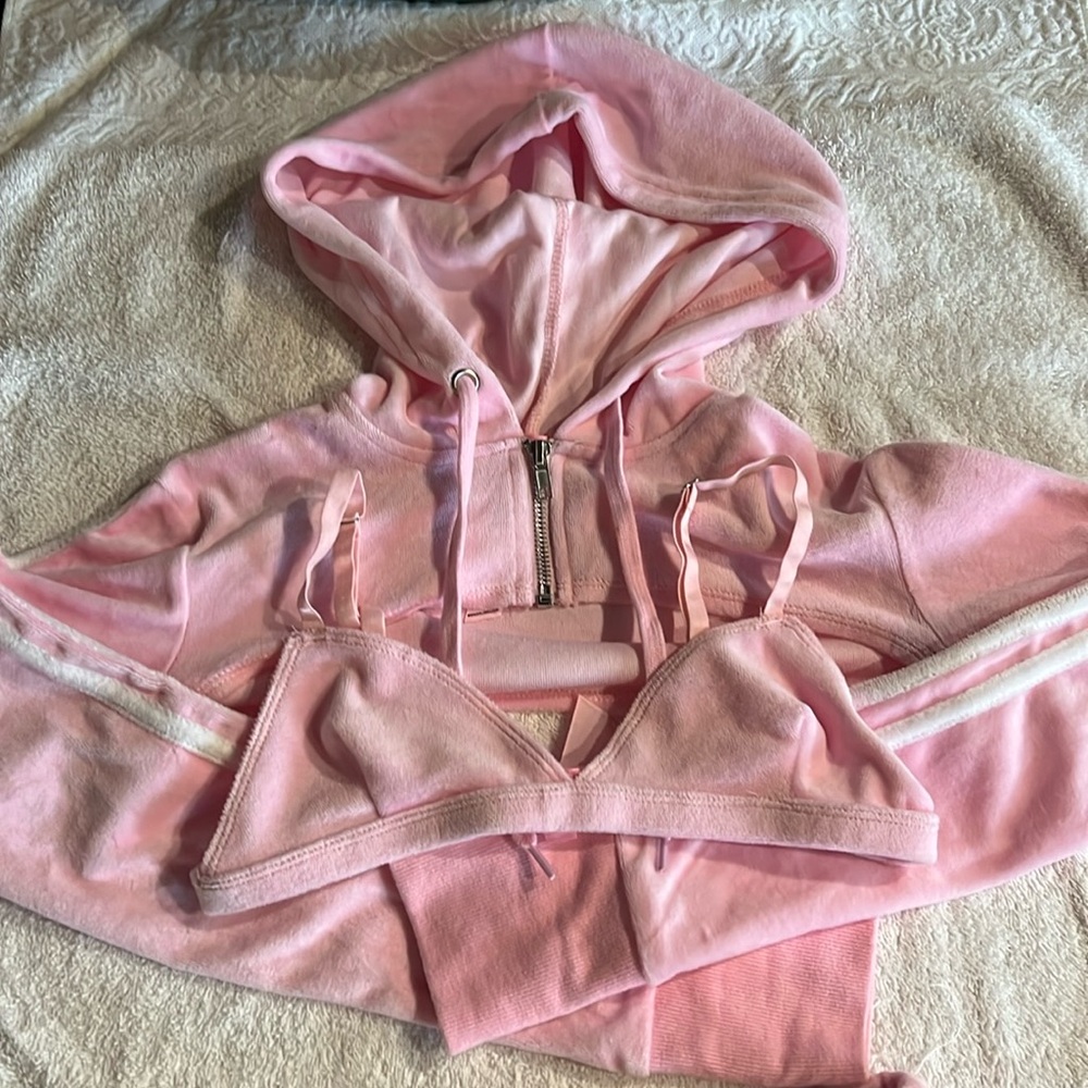 Pink sporty set